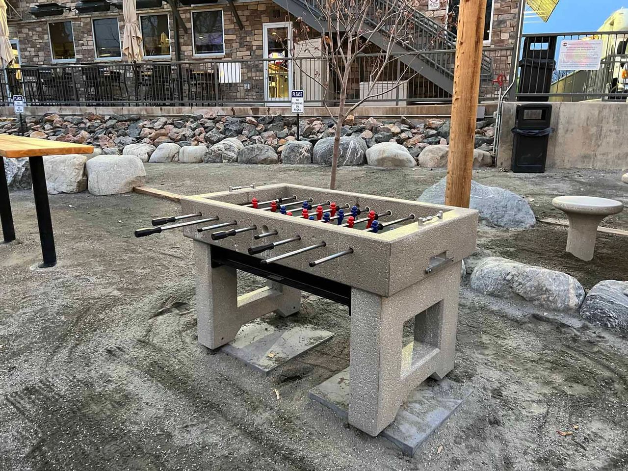 Building an Outdoor Patio Bench: A Detailed Guide, image size:1280x960