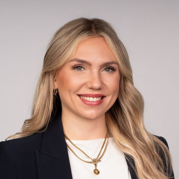 Lydia Hundsdörfer, Vogel IT-Akademie