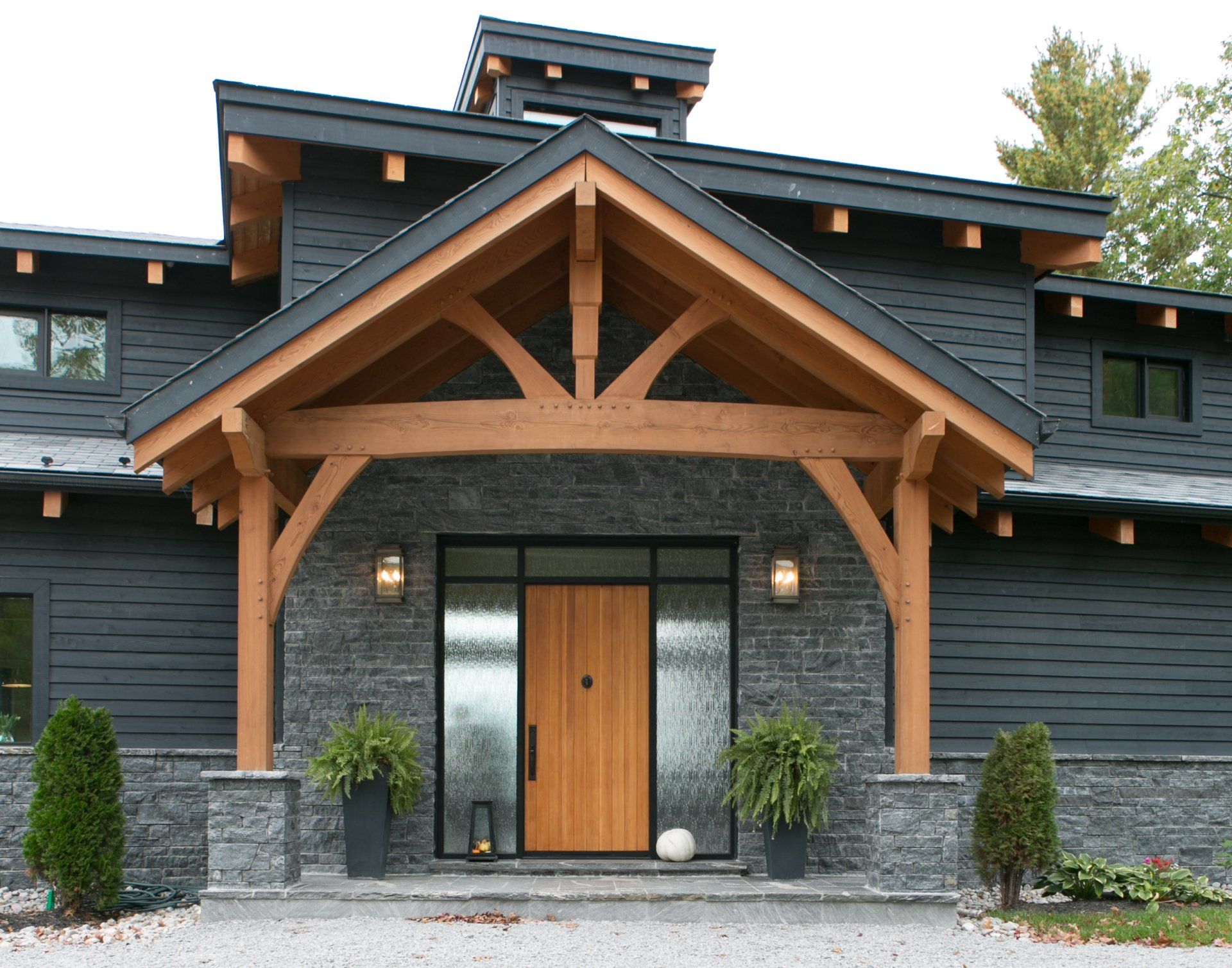 Traditional Muskoka Cottage meets modern style in this CedarCoast lakeside beauty|!