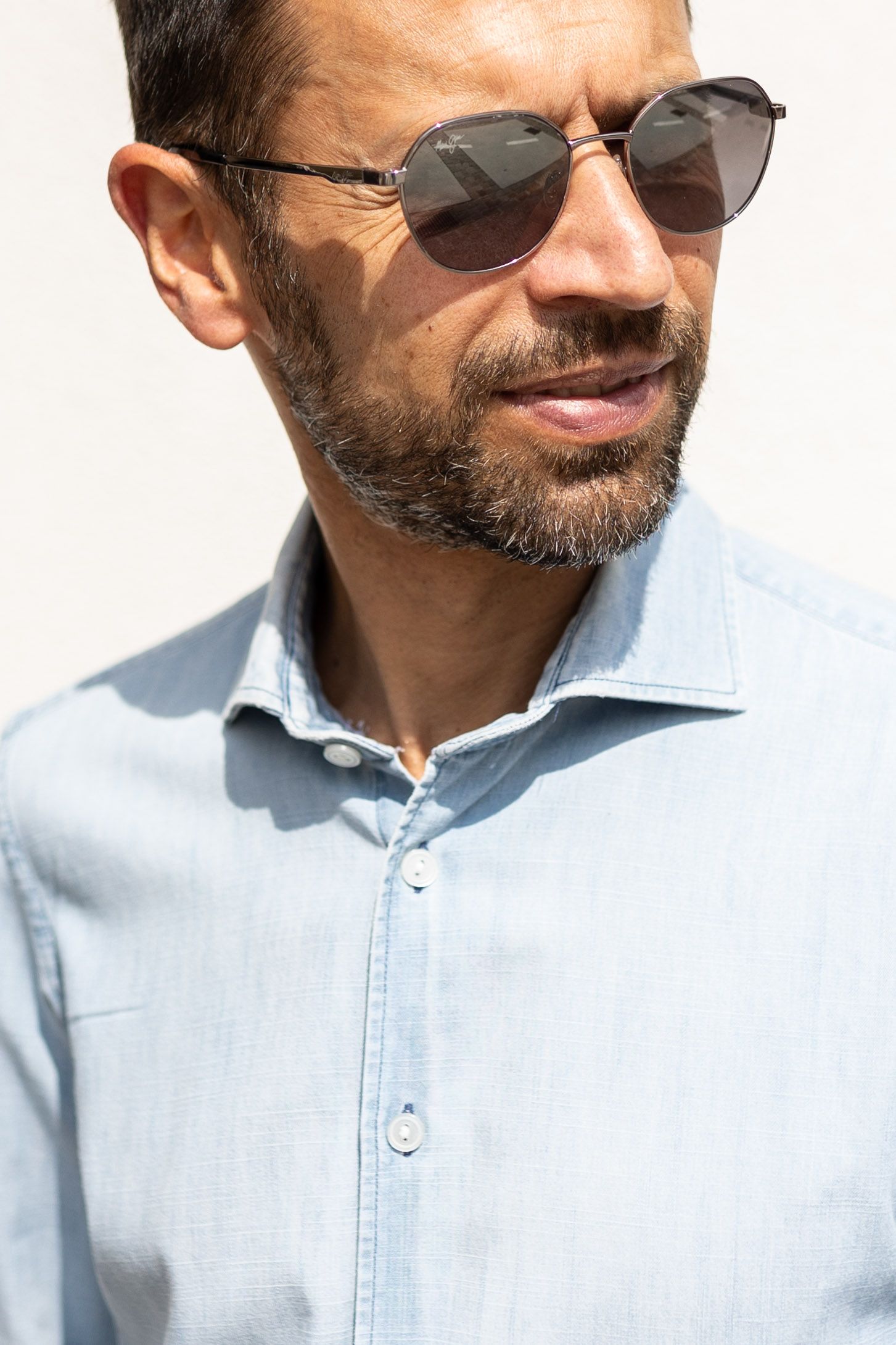 Occhiali da vista indossati da Manola