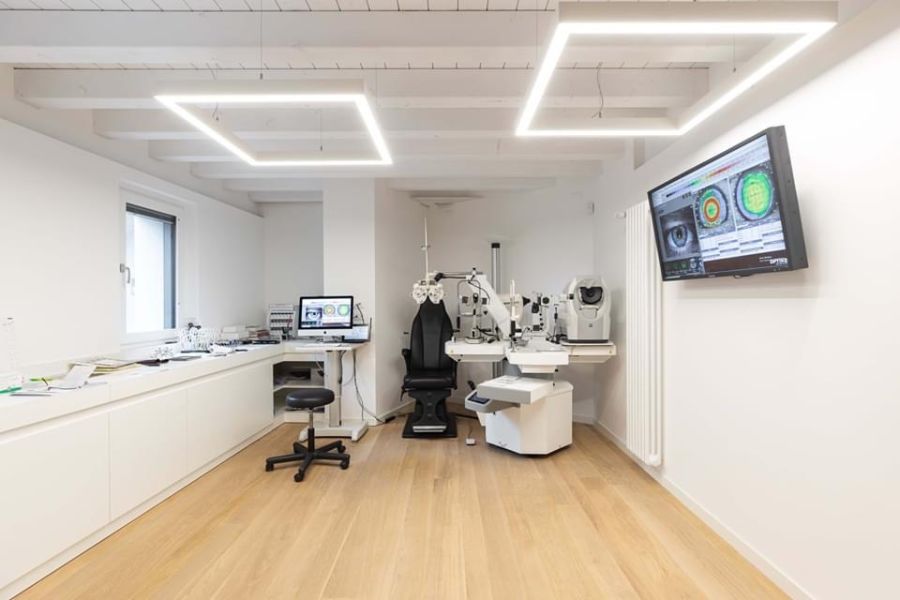 sala controllo della vista con strrumentazioni