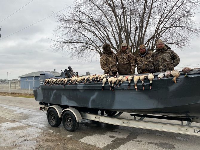 Lake Erie Duck Hunting Guide - Outfitter - Huckeye Charters