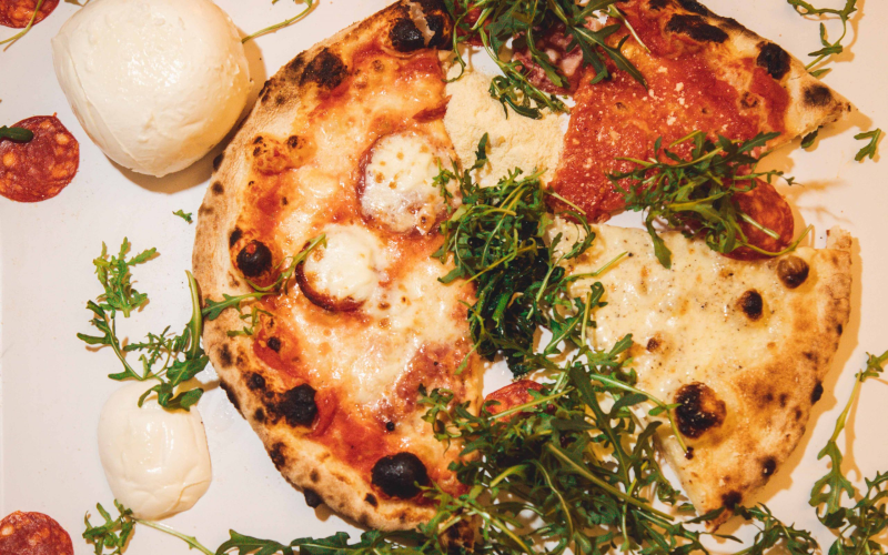 pizza margherita con rucola