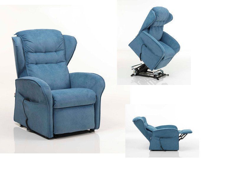 Poltrona elevatrice blu in tre posizioni: verticale, elevata e reclinata.