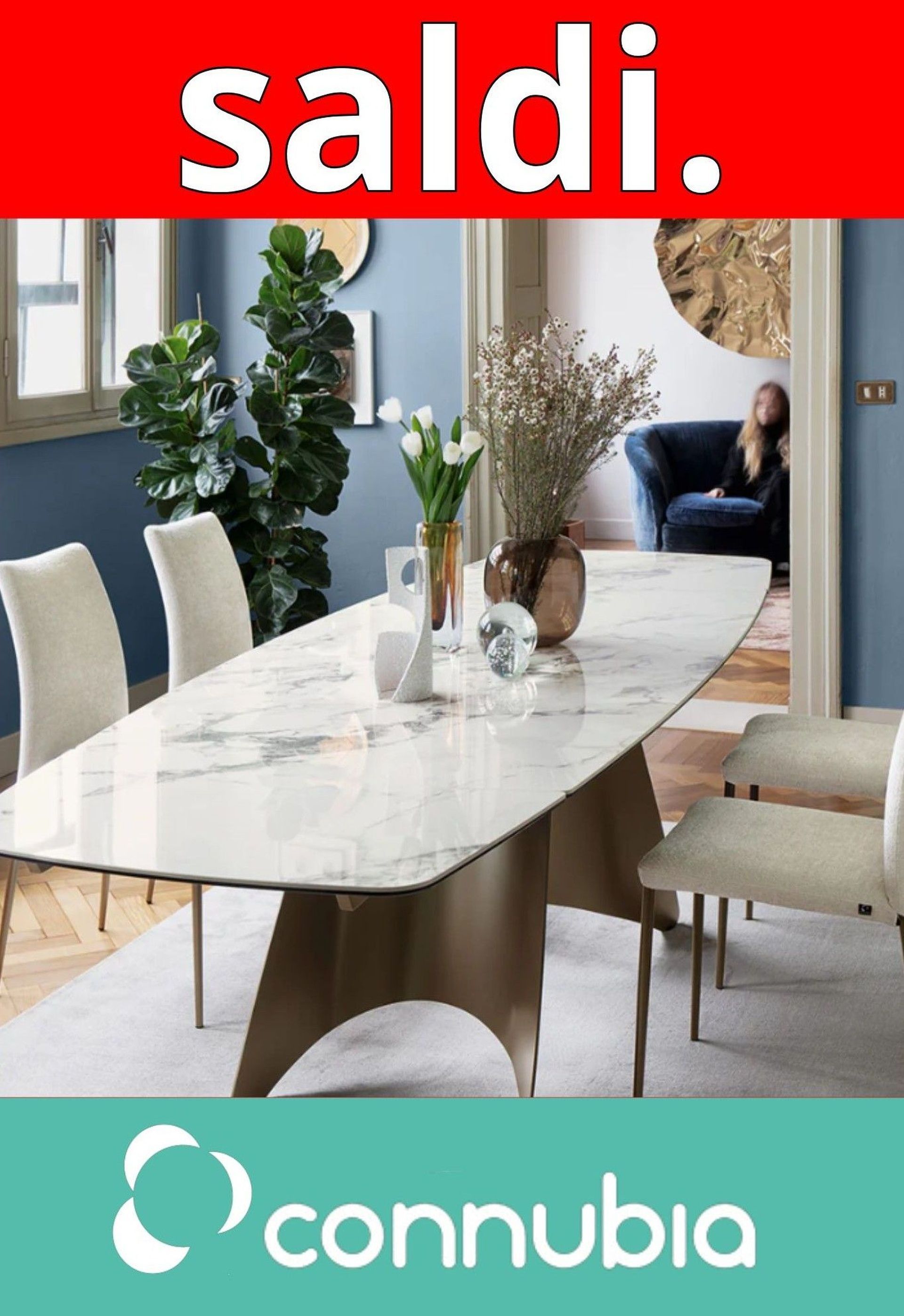 Annuncio di vendita: mobili Connubia, tavolo da pranzo con sedie, donna sullo sfondo.