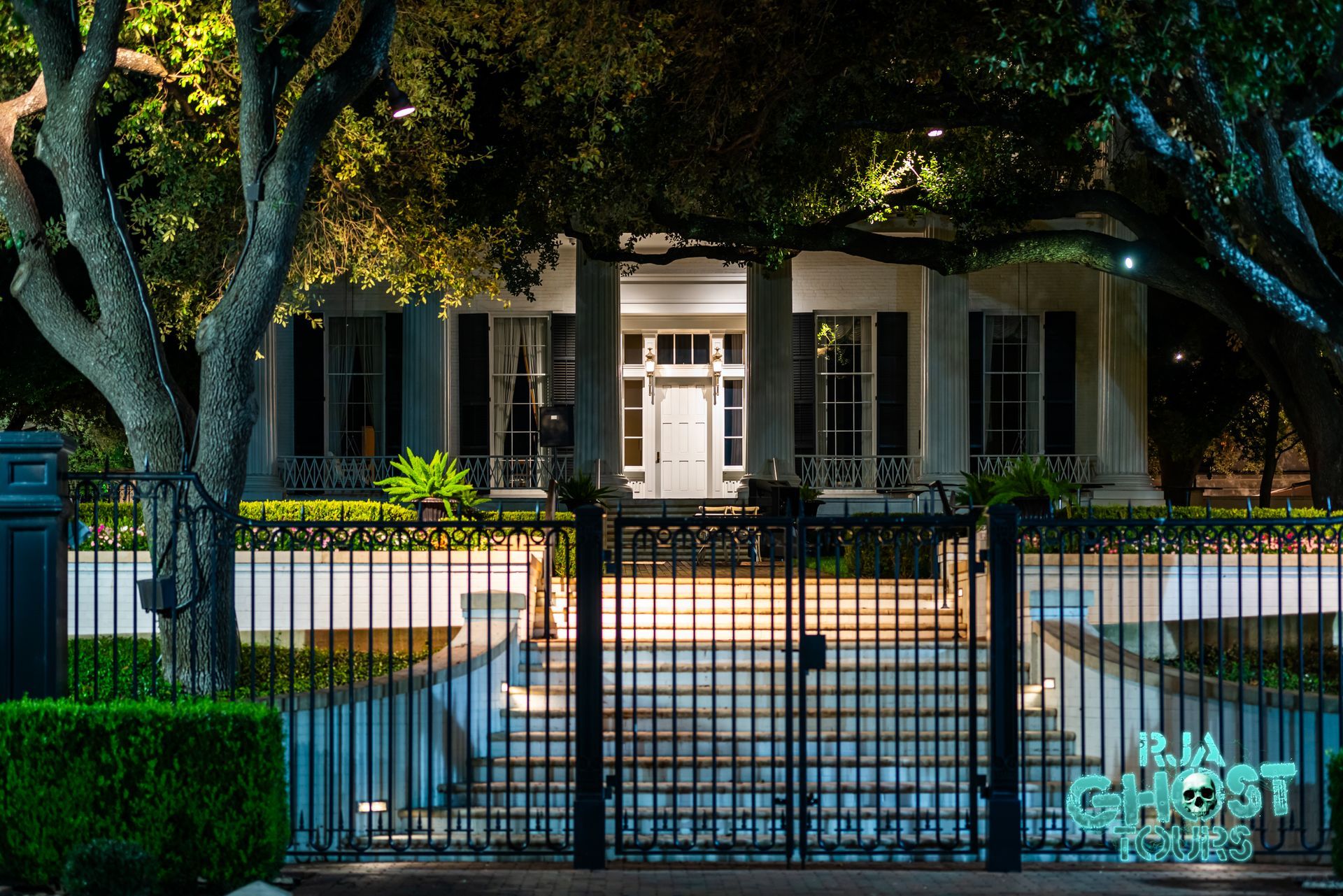 Texas Governor's Mansion - RJA GHOST TOURS