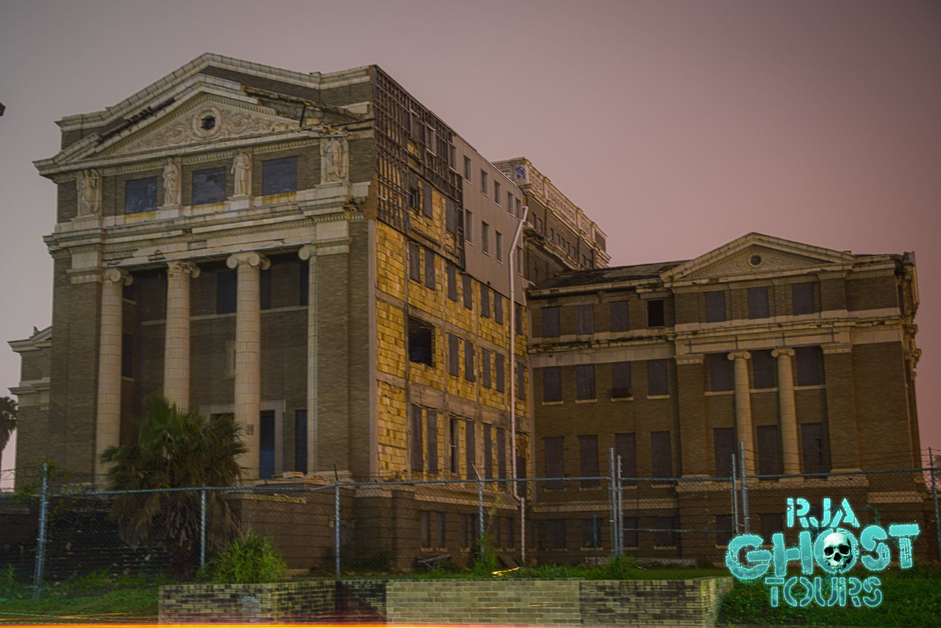 Image of the historic old Nueces County Court House in Corpus Christi.