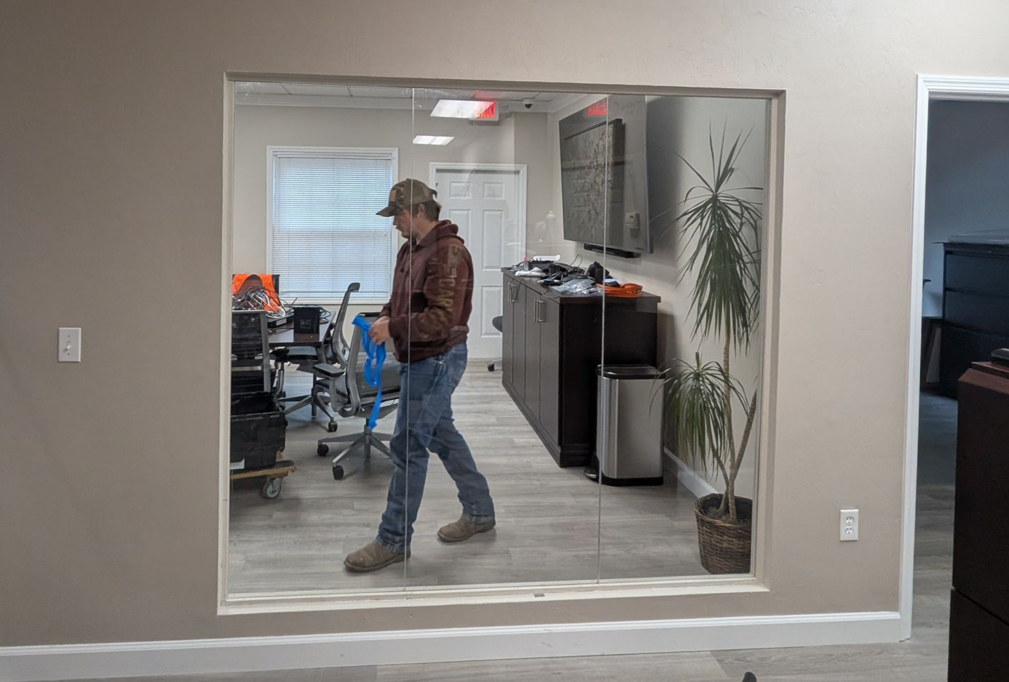 Spacious Kitchen with Big Kitchen Island — Gainesville, FL — Shea’s Glass Spacious Kitchen with Big Kitchen Island — Gainesville, FL — Shea’s Glass