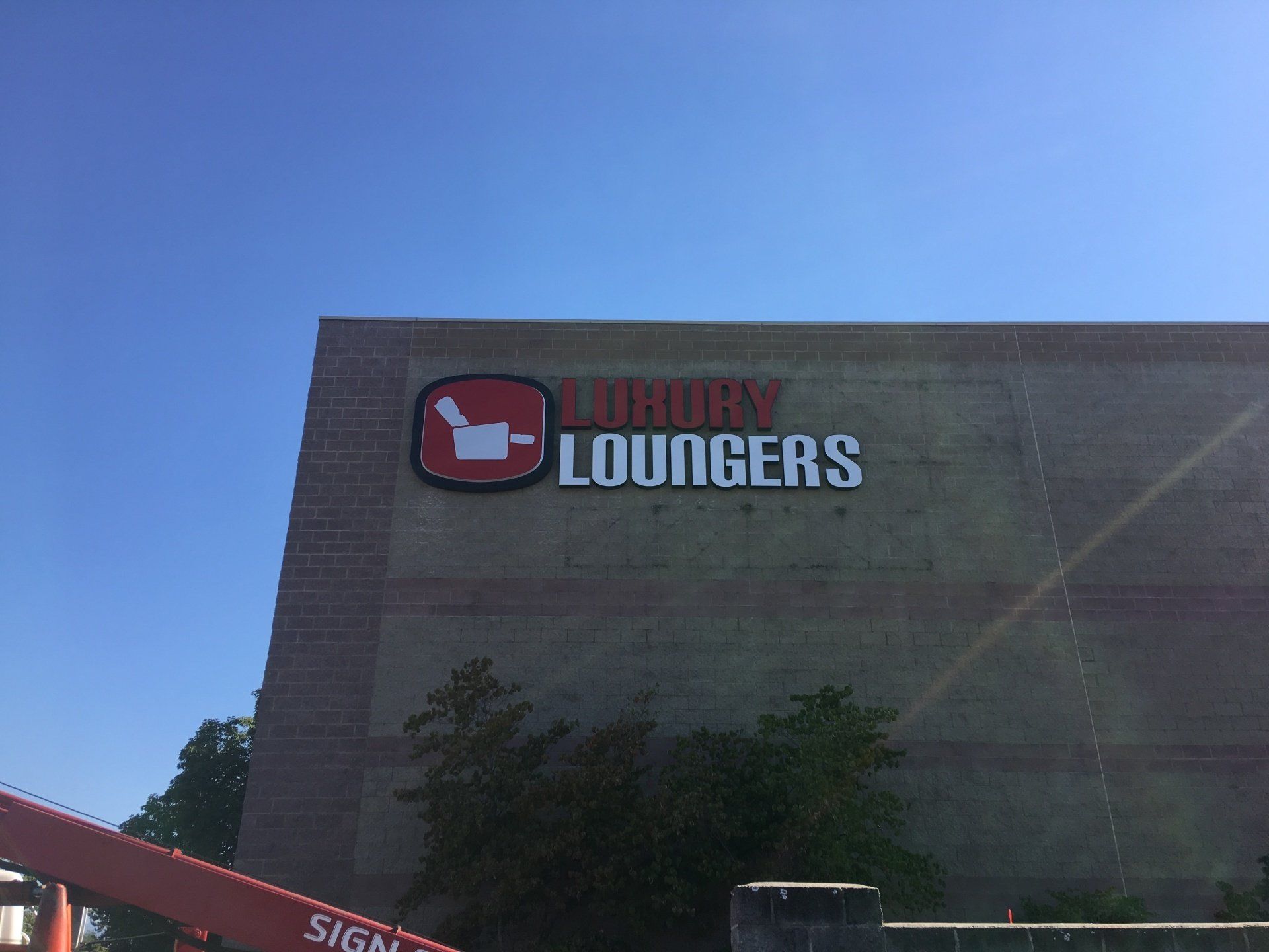 Luxury Loungers Sign — Grants Pass, OR — Western Sign Systems