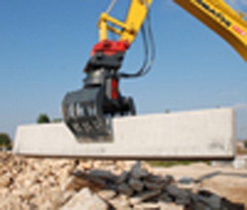 Braccio meccanico al lavoro