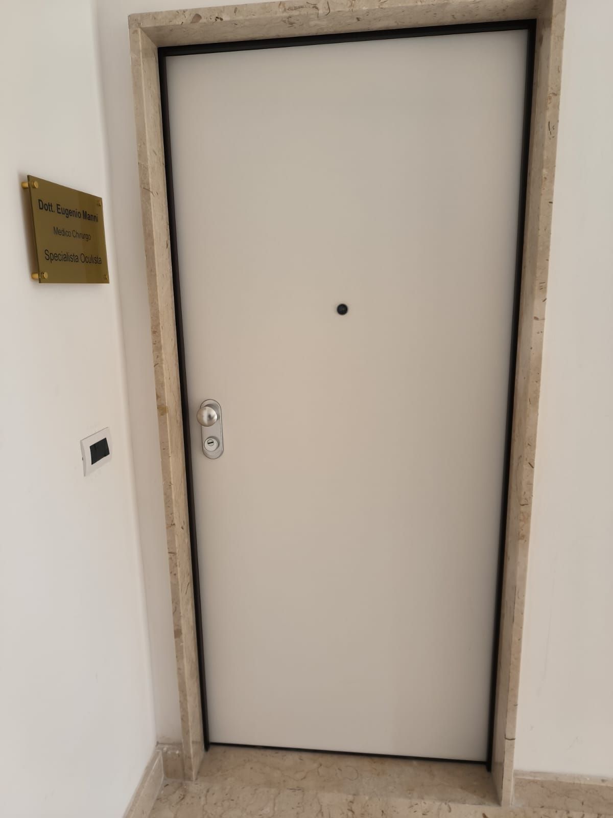Porta con Targhetta