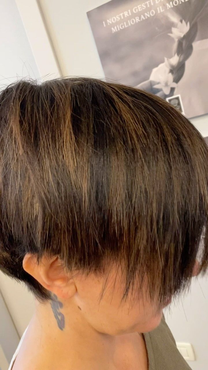 taglio capelli caschetto donna