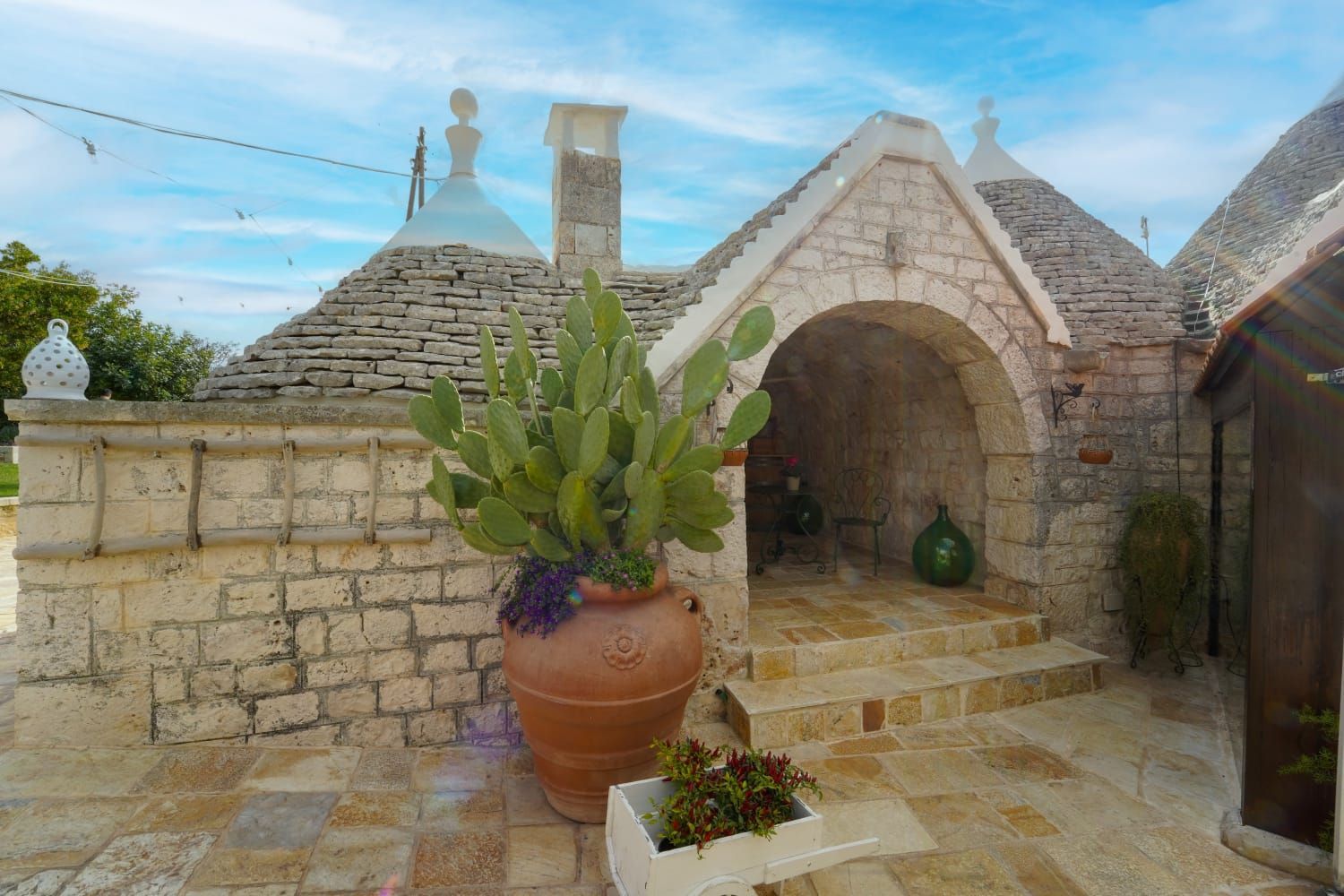 Tavoli nella veranda del ristorante