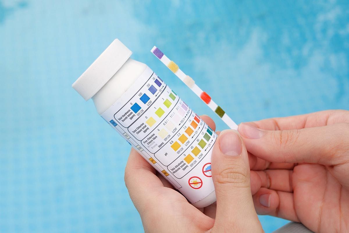 Swimming Pool Water Chlorine and PH Level Test
