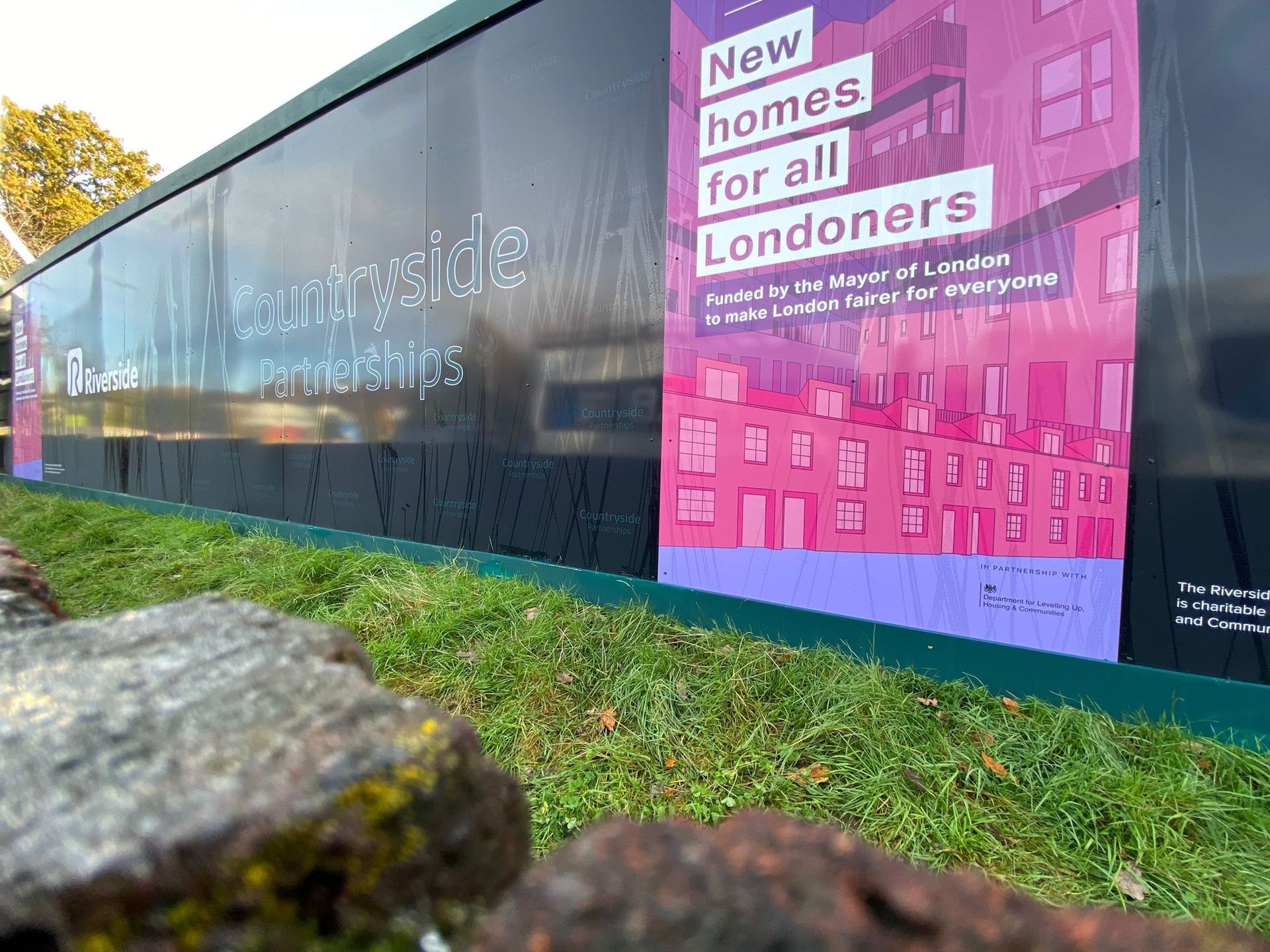 HLB Signs - sign design services - gallery hoarding