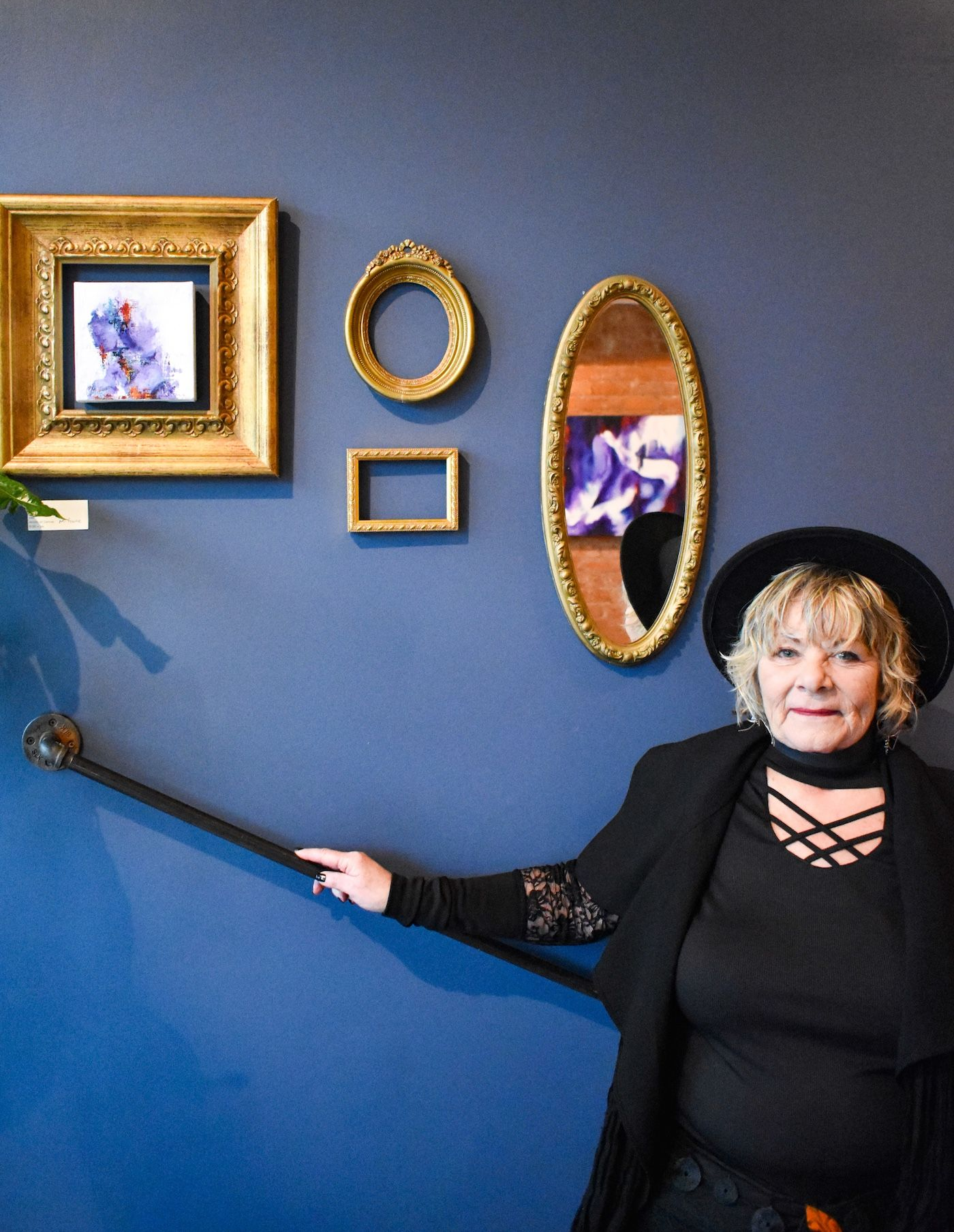 Karen Klucowicz at Vero Gallery Cafe Hamilton exhibition
