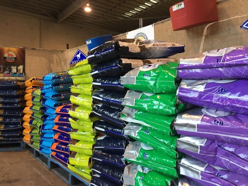 Sacks of Animal Feeds different Color — Pet Supplies in Mackay
