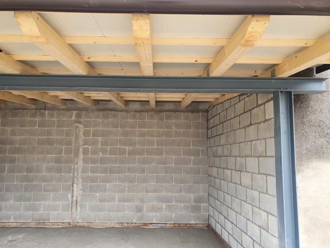 Rifacimento tetti a Pavia con copertura in legno e travi a vista