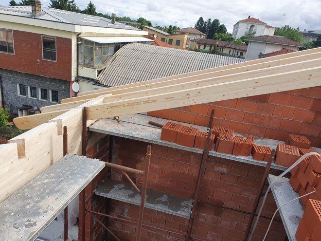 rifacimento edile di un tetto a Pavia