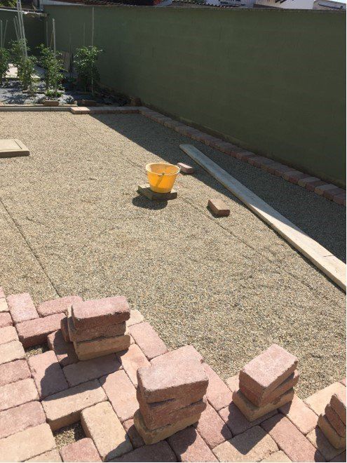 posa di un pavimento esterno