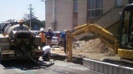 Lavori ambientali con ruspa