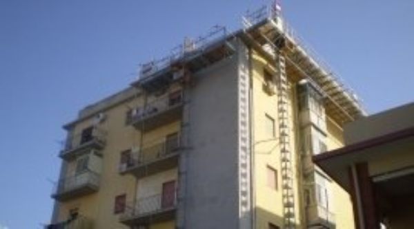 Rasatura facciate di palazzi