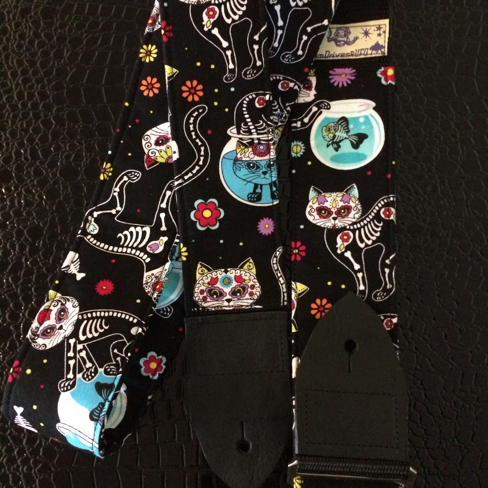 Feline fiesta guitar strap