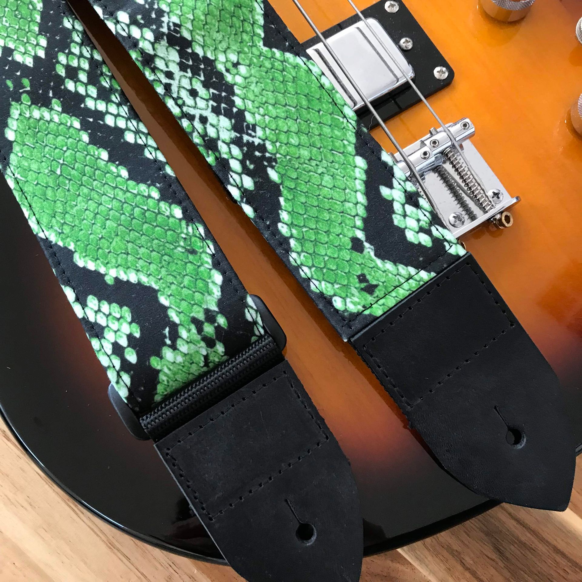 Venom vibe guitar strap