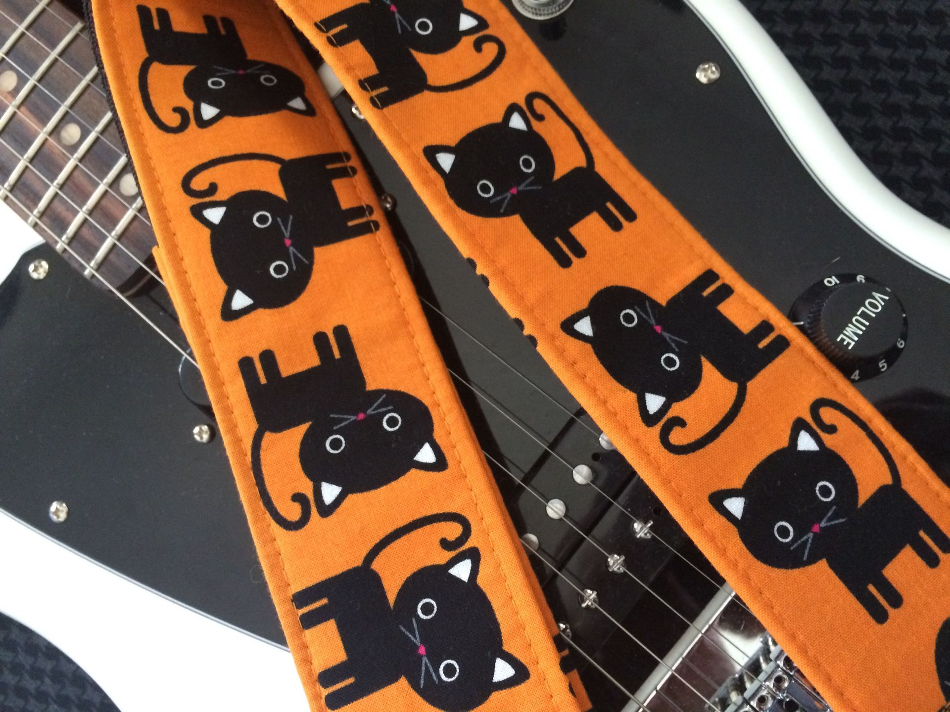 Midnight mischief black cat guitar strap