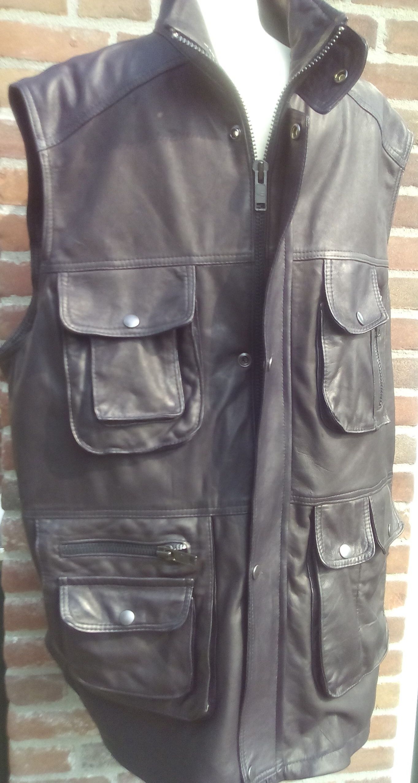 Grote maat leren bodywarmer