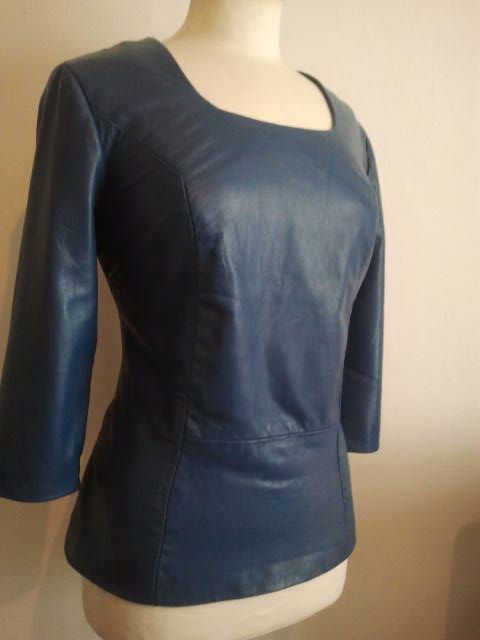 Blauwe leren top met 3/4 mouwen