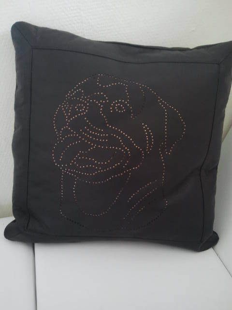 Leren kussen met motief