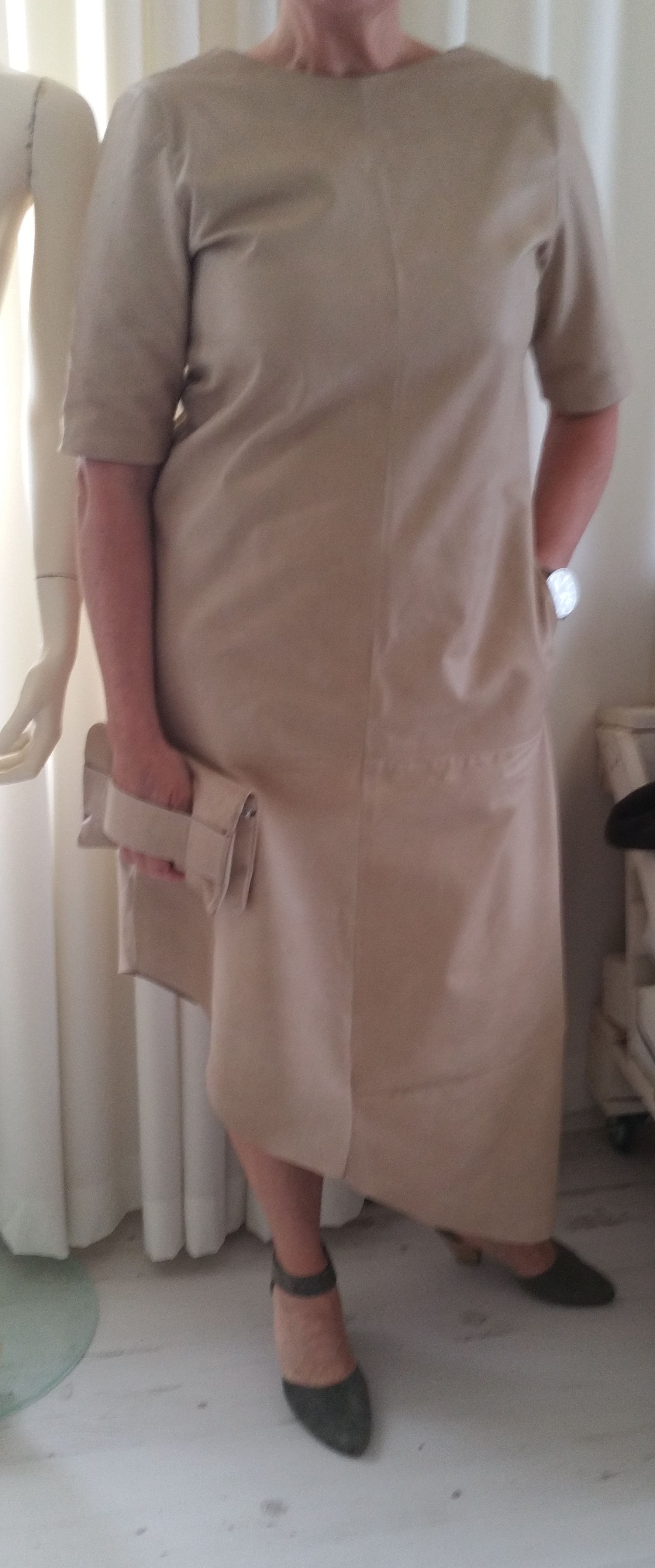 Asymmetrische leren jurk