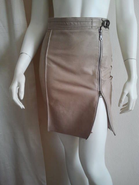Beige leren rok met voor rits