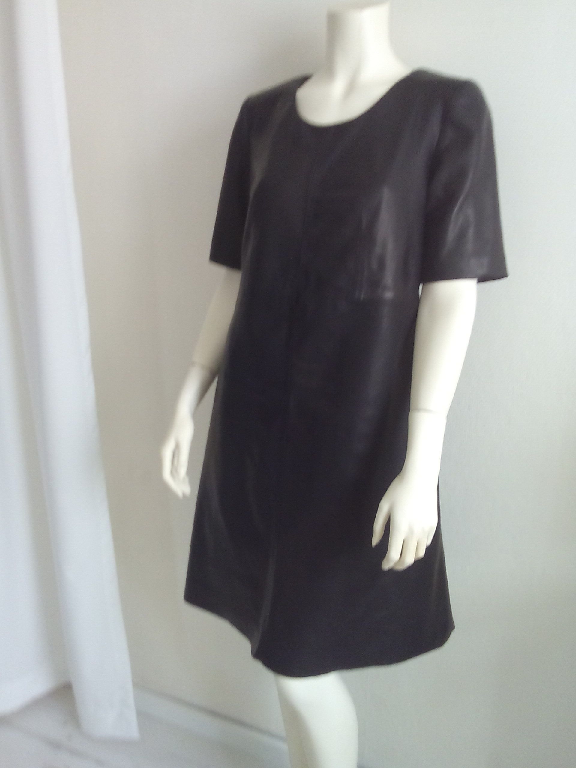 Grote maat leren A-lijn jurk