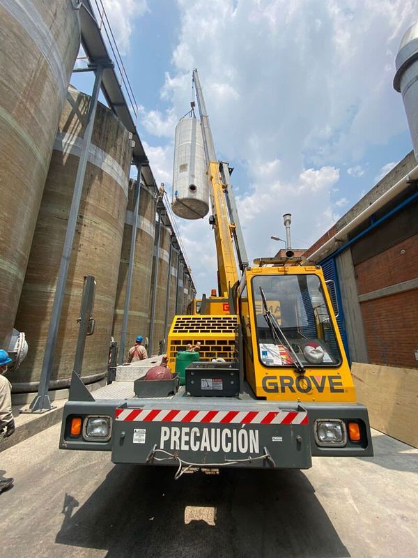 GRÚAS MANIOBRAS Y TRANSPORTES ESPECIALES LEMA - TRASLADO DE MAQUINARIA GRÚAS MANIOBRAS Y TRANSPORTES ESPECIALES LEMA - TRASLADO DE MAQUINARIA
