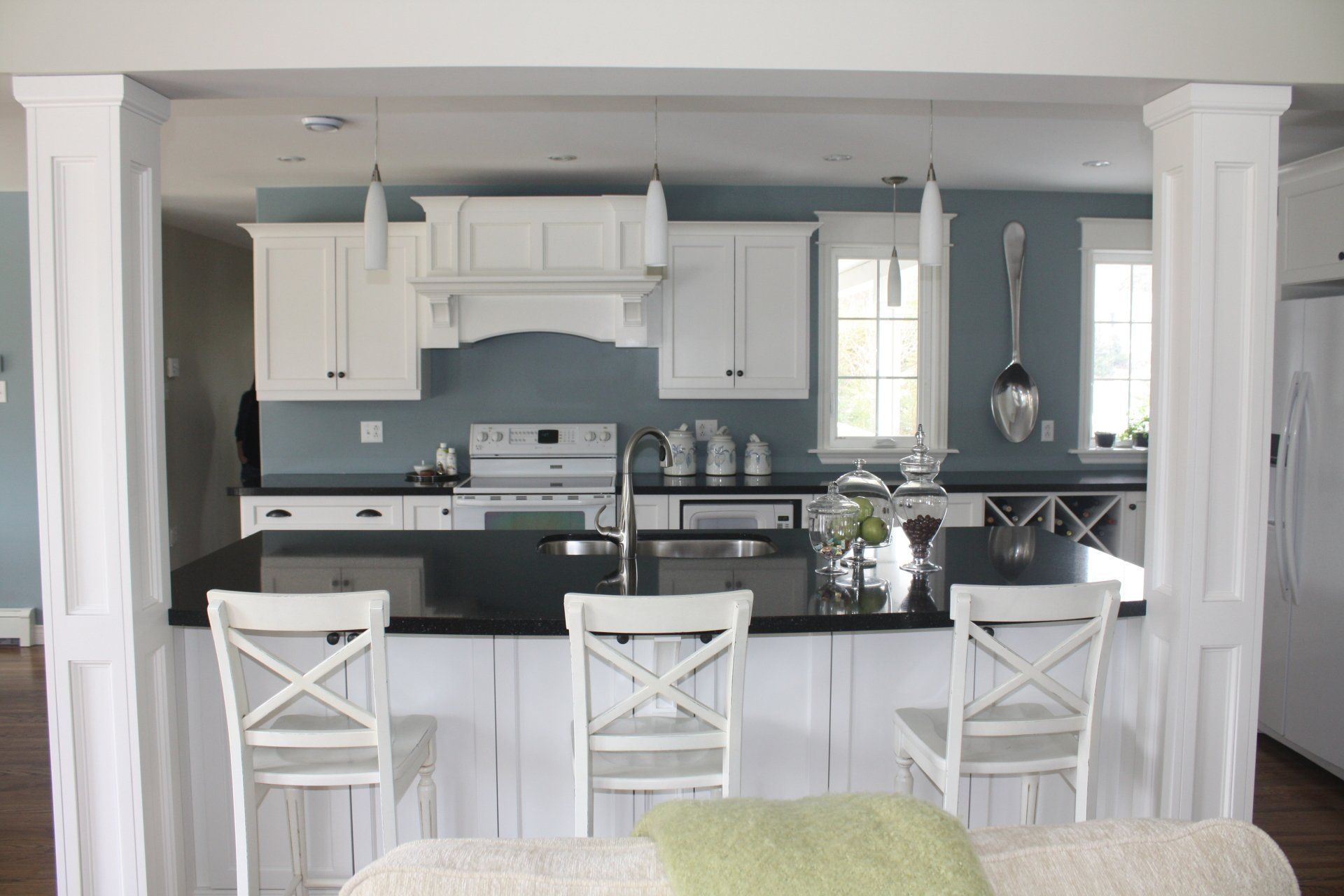 LEWIS TRANSITIONAL KITCHEN BY YOURSTYLE KITCHENS