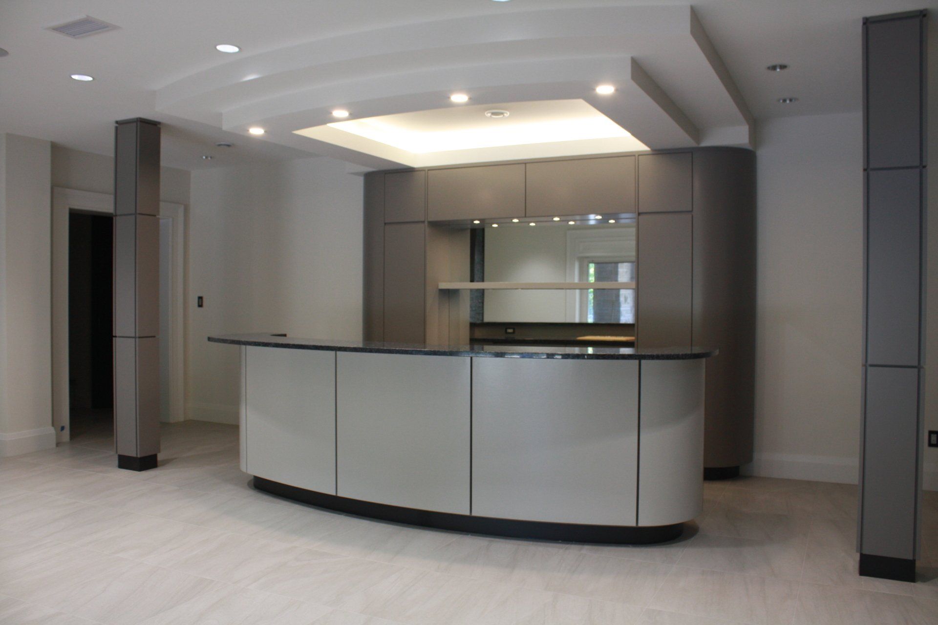 ROONEY CONTEMPORARY BAR: BY YOURSTYLE KITCHENS