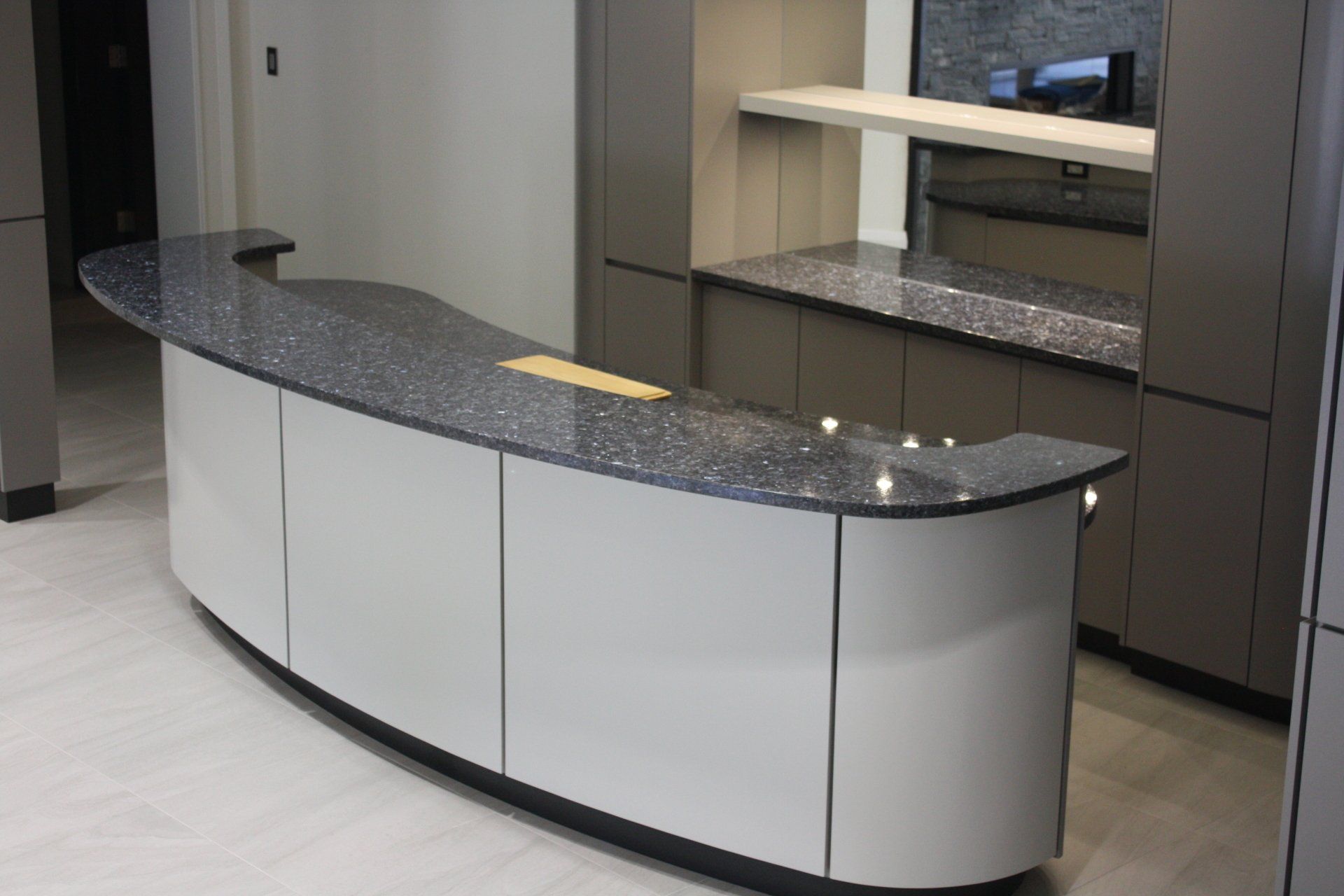 ROONEY CONTEMPORARY KITCHEN: BY YOURSTYLE KITCHENS