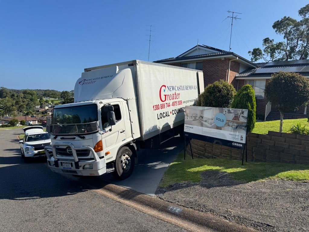 A White Truck For An Interstate Move