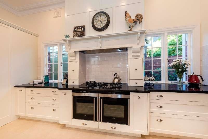 traditional kitchen2