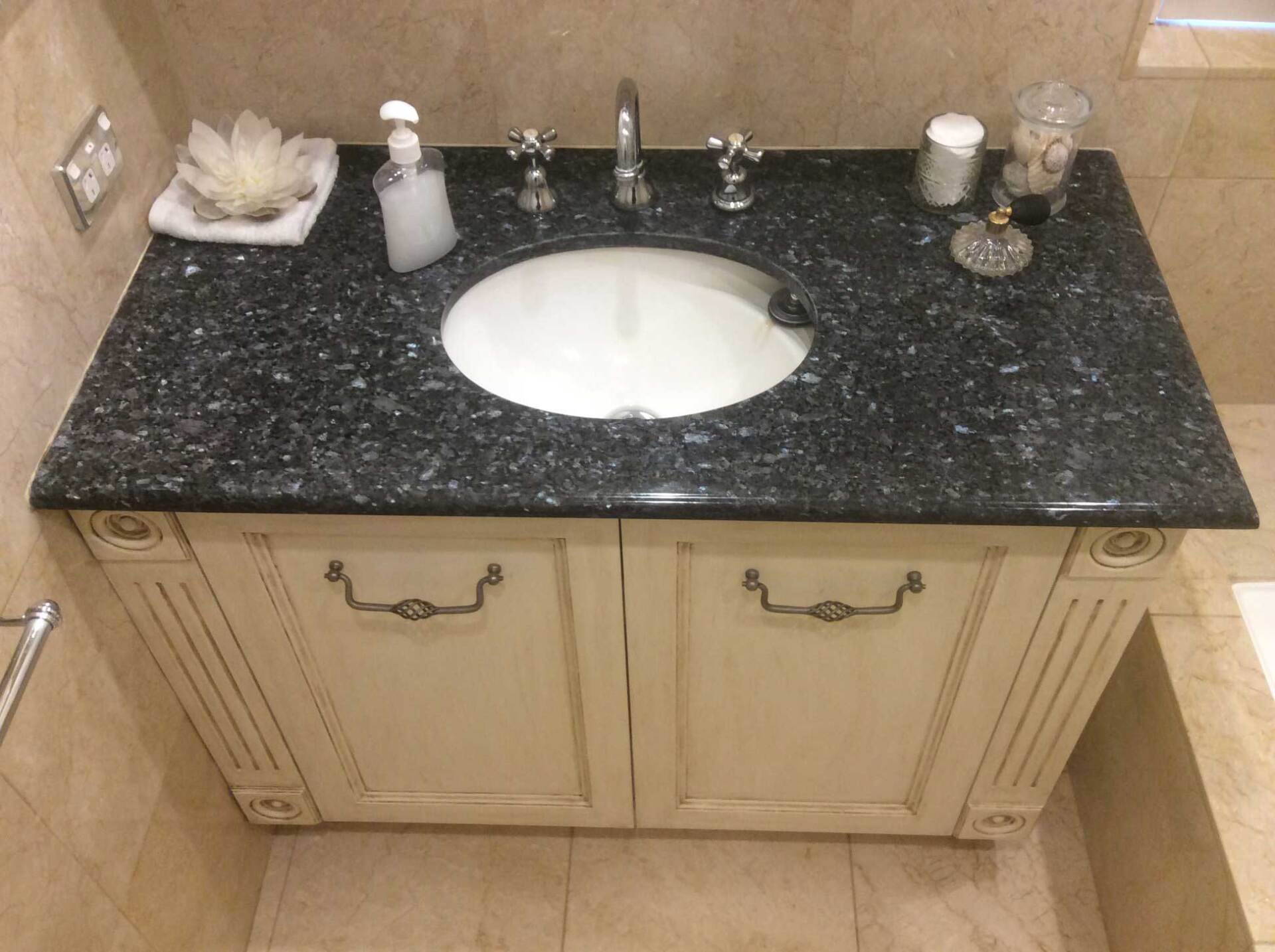 traditional-bathrooms 1