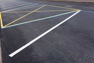 Parking lines on the road markings 
