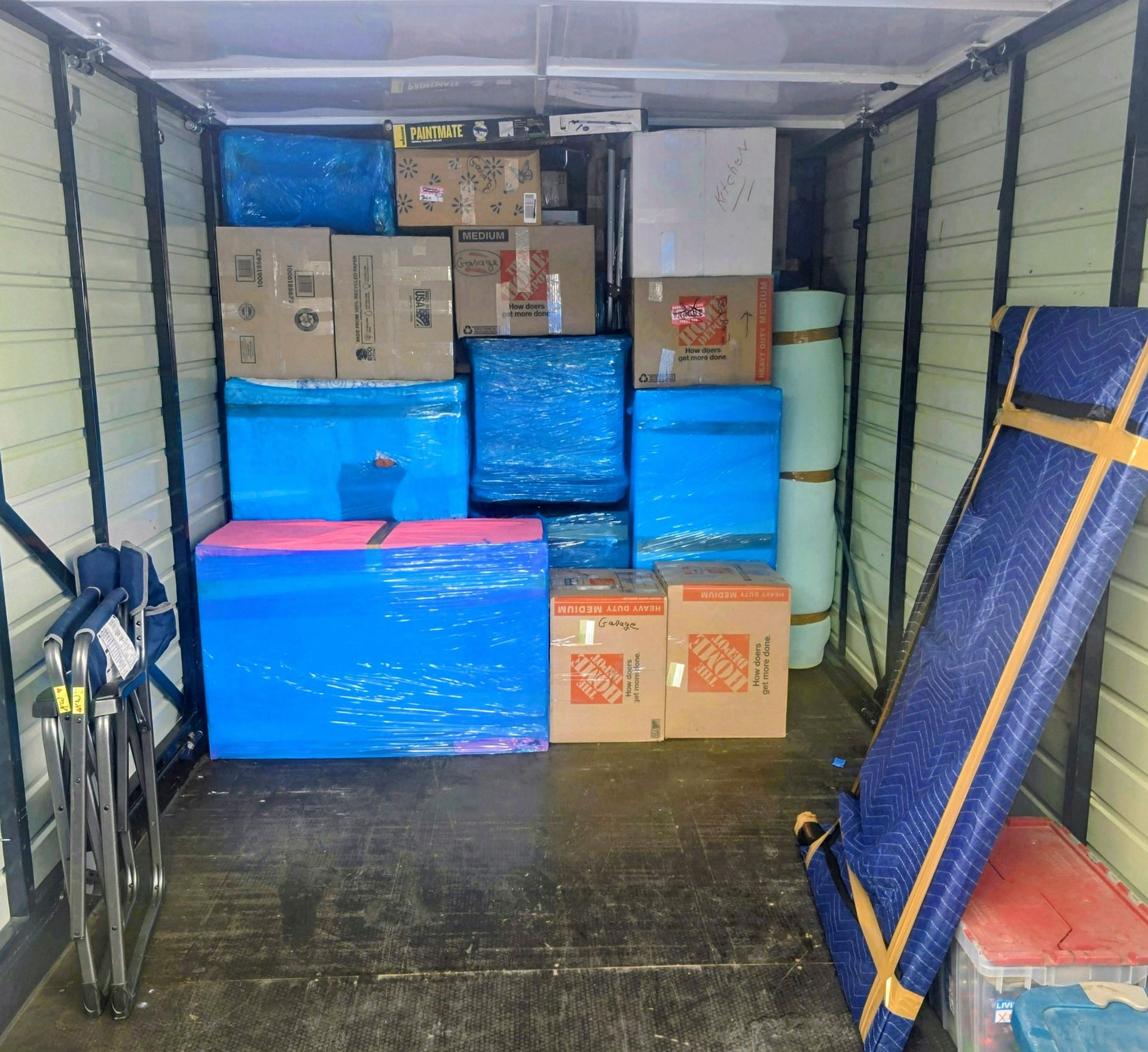 A cardboard box that says fragile on it