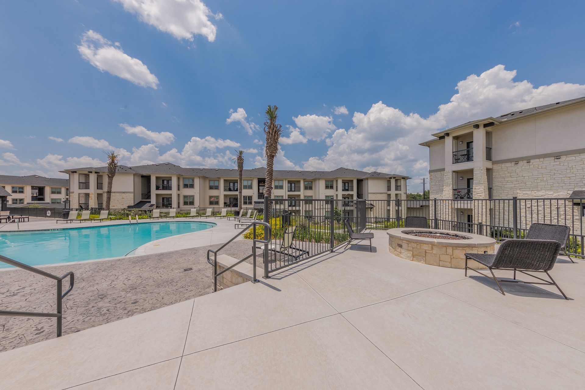 Swimming pool at Palmetto Pointe in San Antonio, TX.