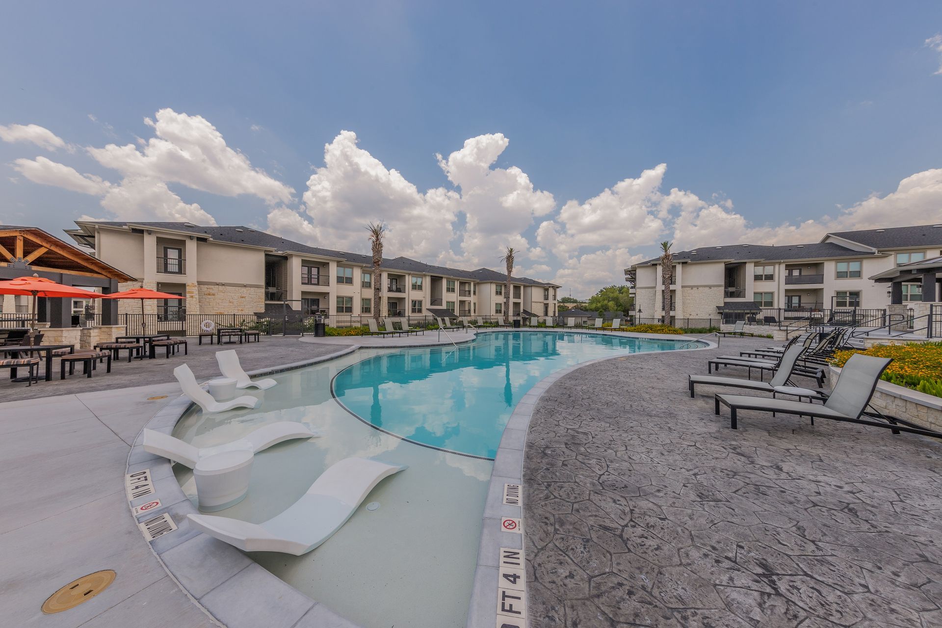 Swimming pool at Palmetto Pointe in San Antonio, TX.
