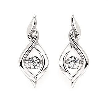 A close up of a necklace and earrings from wilson 's jewelers