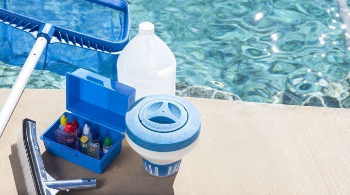 Prodotti chimici e accessori per piscine a Roma