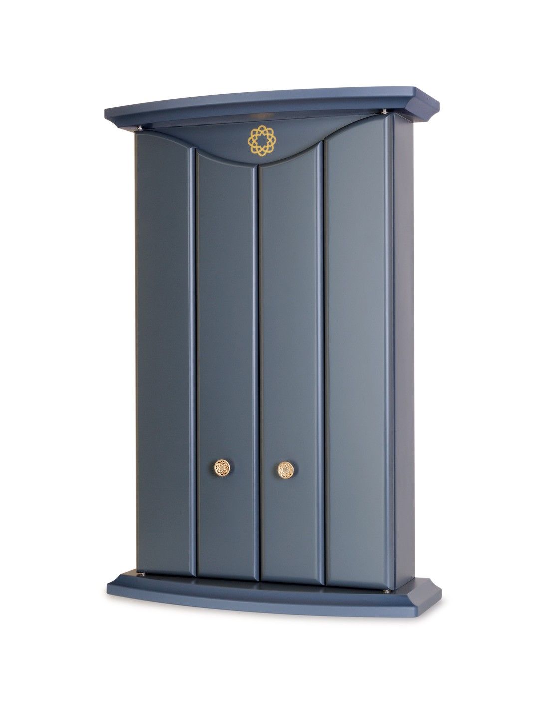 Un mobile blu con maniglie dorate su sfondo bianco.