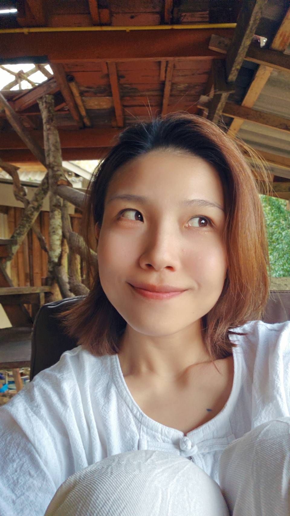 在清邁森林冥想 72 小時後，我對「商業模式」有了全新的體悟 [ 清邁 PAPAE MEDITATION RETREAT ] -在山上的第一課是：當你跟社群登出，世界不會因此停擺。 我意識到，這個世界「非我不可」的事情並沒有想像中那麼多。當我把自己縮到最小，不再執著於「我」的成就感，反而能跳脫局外，看清我的人生。
